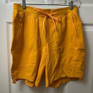 LL🍋 Men’s License to Train Linerless Short 7" Size Medium